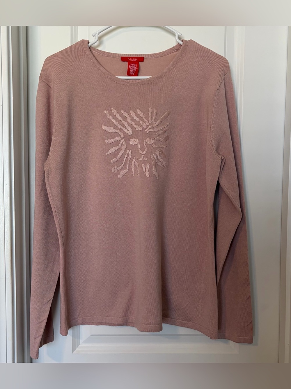 Anne Klein Dusty Mauve Crewneck Sweater with Tonal Lion Motif